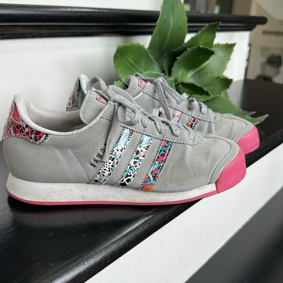 Adidas Samoa Women’s Sneakers Size 6- fit like a size 7 - Picture 2 of 8